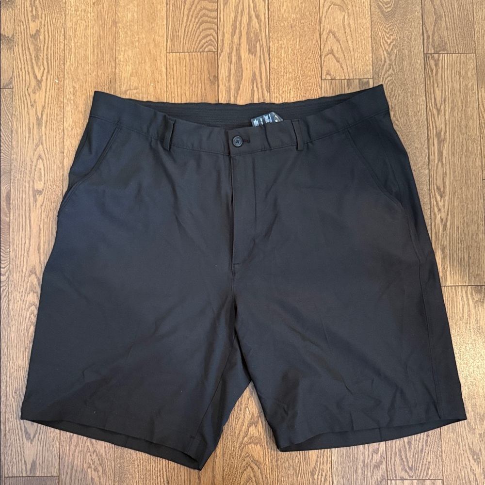 Greg Norman Collection Black Flat Front Golf Shorts | Size 38 | smoke free